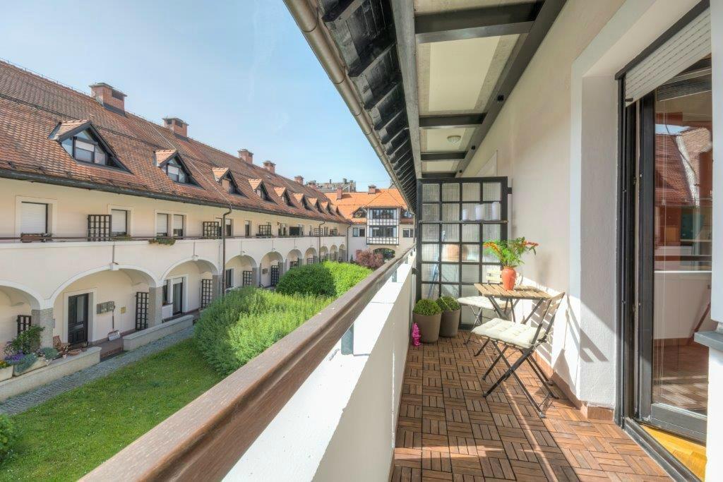 Apartments Fine Ziherlova Ljubljana Eksteriør billede